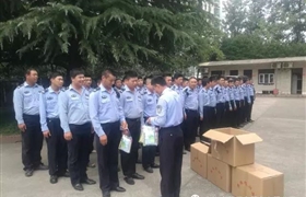 甲方单位领导高温慰问项目队员