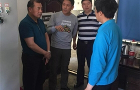 浦东行业主管领导看望受伤队员