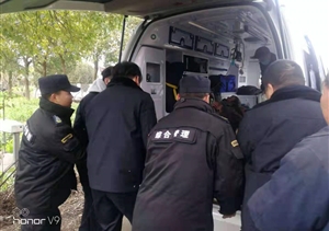 交通事故老人受伤  特保队员妥当救助 --金山项目帮助交通事故受伤